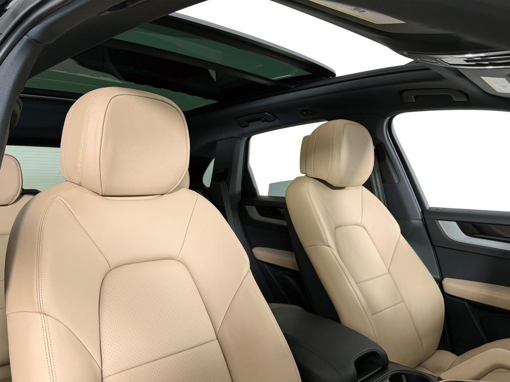 new 2025 Porsche Cayenne car, priced at $101,900