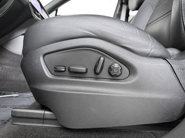 used 2022 Porsche Cayenne car, priced at $62,495