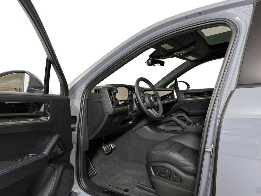 new 2025 Porsche Cayenne car, priced at $163,900