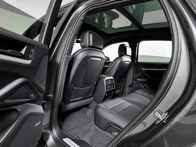 new 2025 Porsche Cayenne car, priced at $107,065