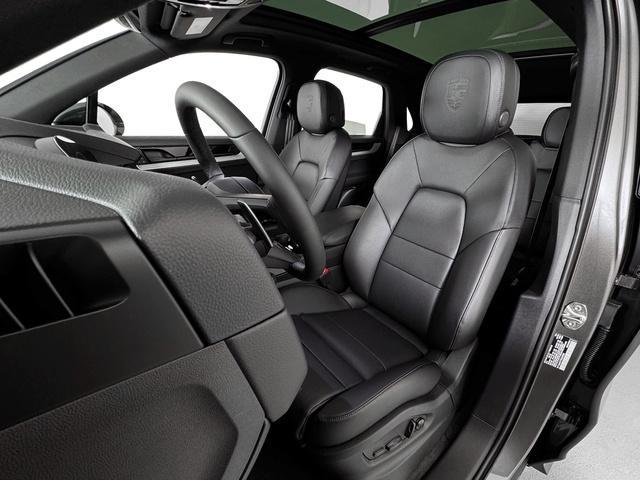 new 2025 Porsche Cayenne car, priced at $107,065
