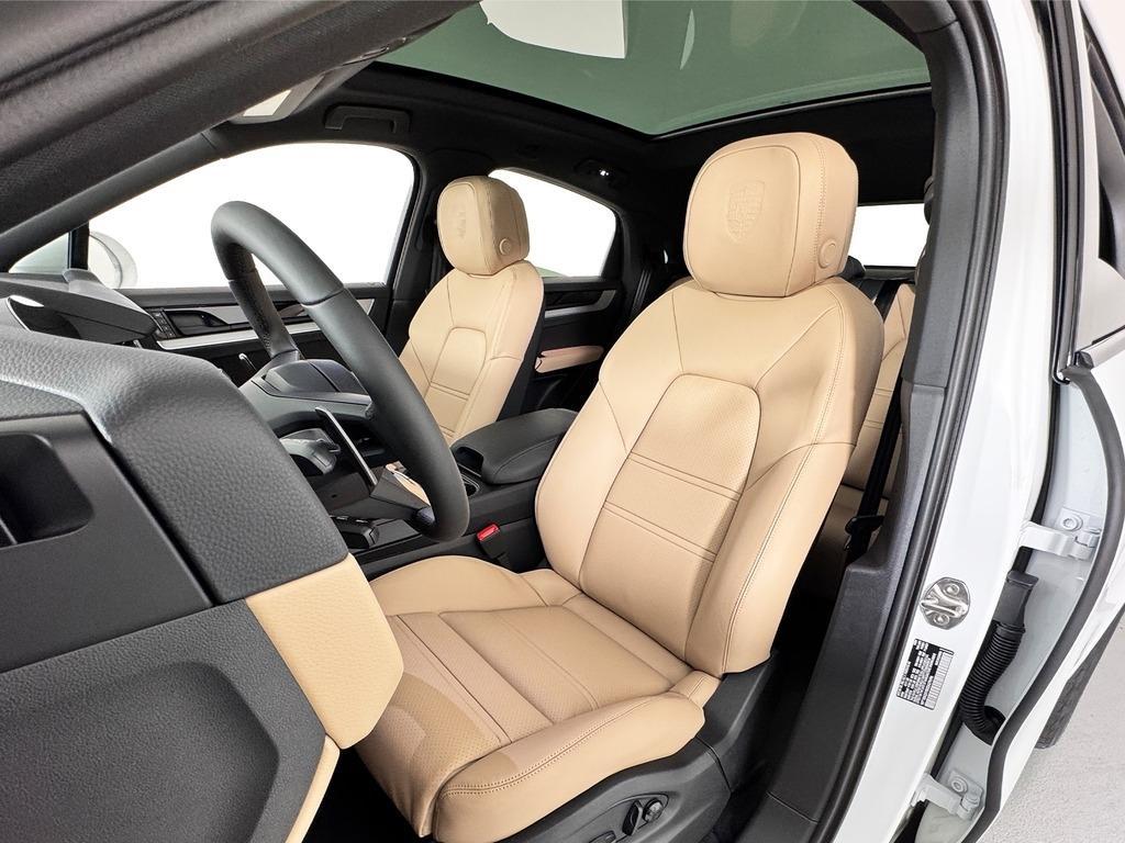 new 2025 Porsche Cayenne car, priced at $99,995