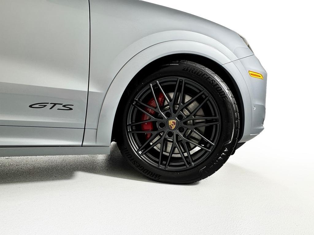 new 2025 Porsche Cayenne car, priced at $140,495
