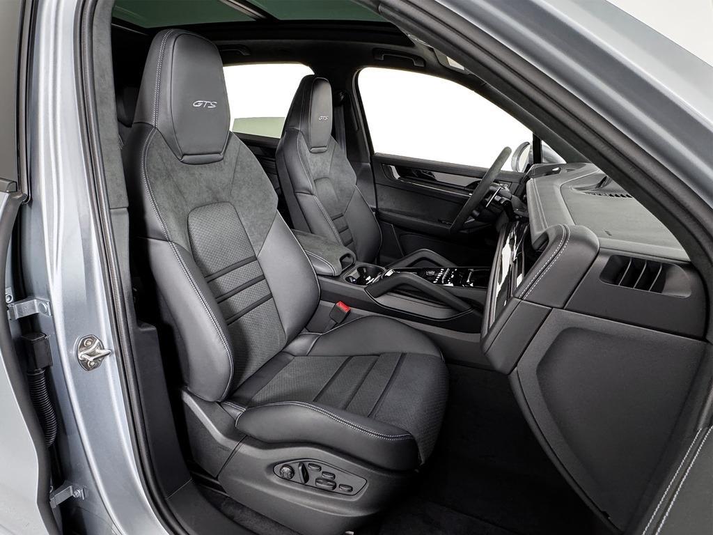 new 2025 Porsche Cayenne car, priced at $140,495