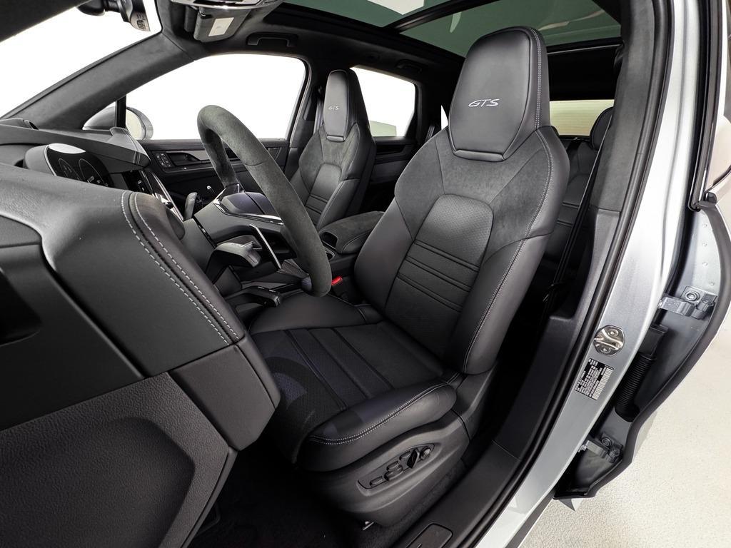new 2025 Porsche Cayenne car, priced at $140,495