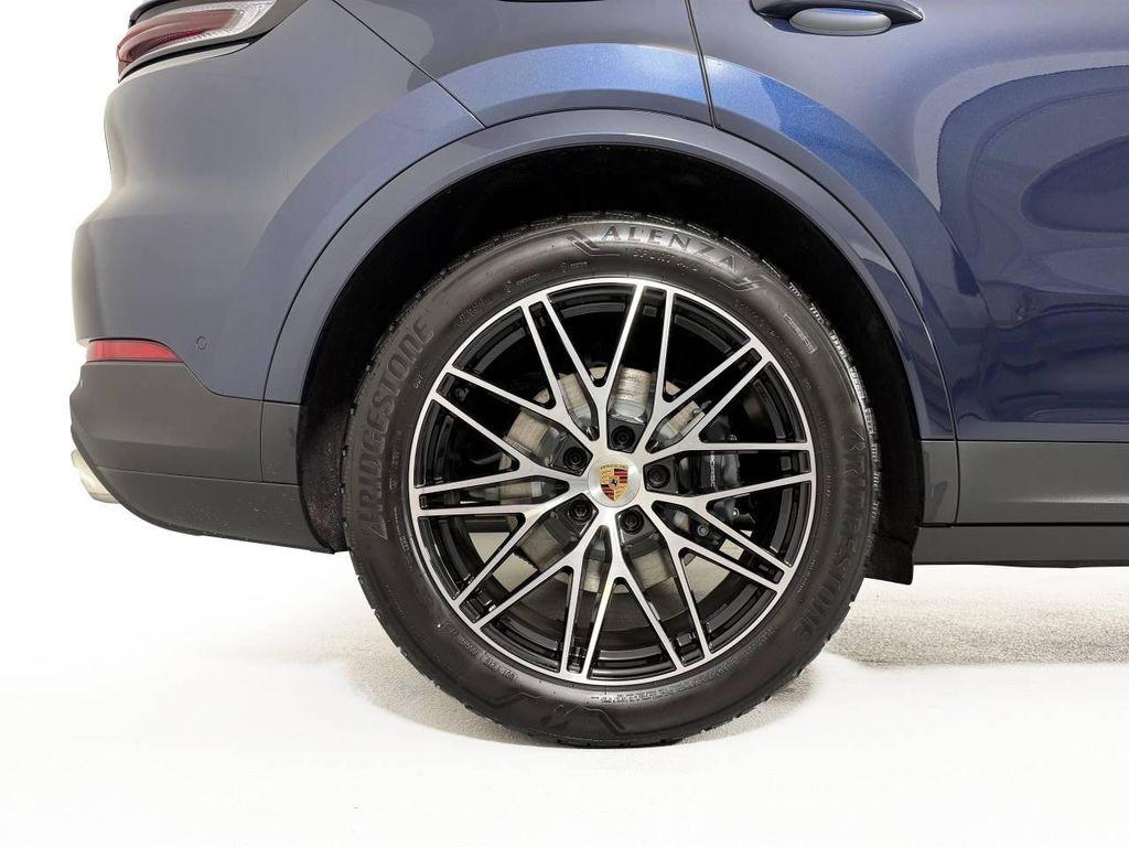 new 2025 Porsche Cayenne car, priced at $104,195