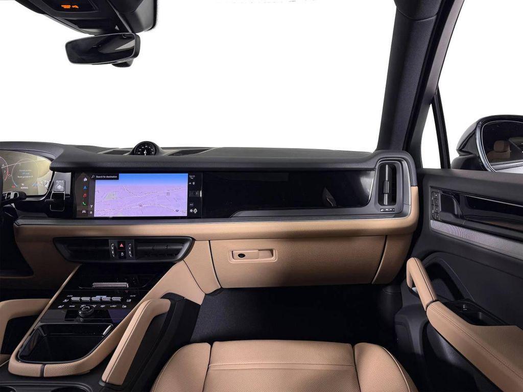new 2025 Porsche Cayenne car, priced at $104,195