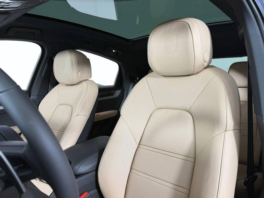 new 2025 Porsche Cayenne car, priced at $104,195