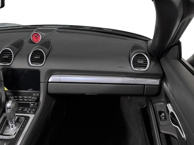 new 2025 Porsche 718 Boxster car, priced at $94,515