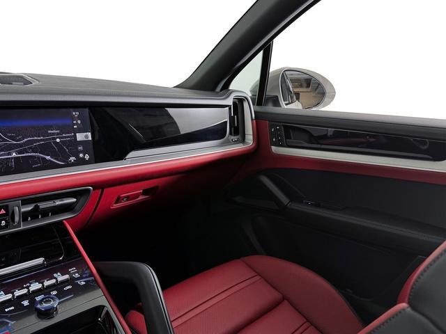 new 2025 Porsche Cayenne car, priced at $102,035