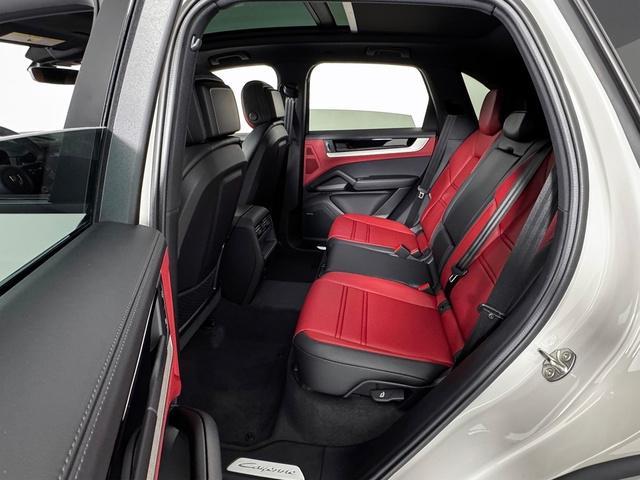 new 2025 Porsche Cayenne car, priced at $102,035