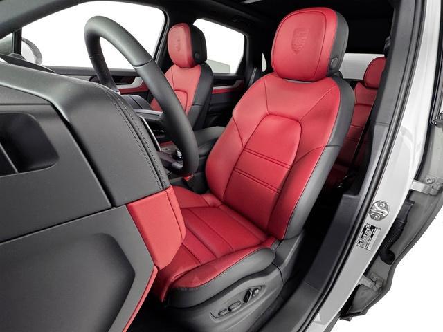 new 2025 Porsche Cayenne car, priced at $102,035