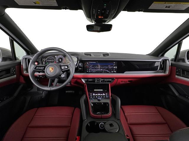 new 2025 Porsche Cayenne car, priced at $102,035