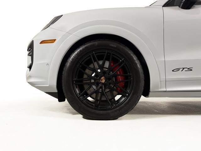 new 2026 Porsche Cayenne car, priced at $139,910