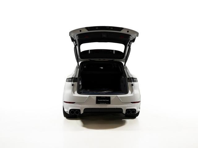 new 2026 Porsche Cayenne car, priced at $139,910