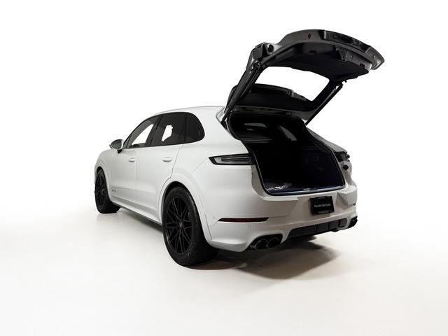 new 2026 Porsche Cayenne car, priced at $139,910