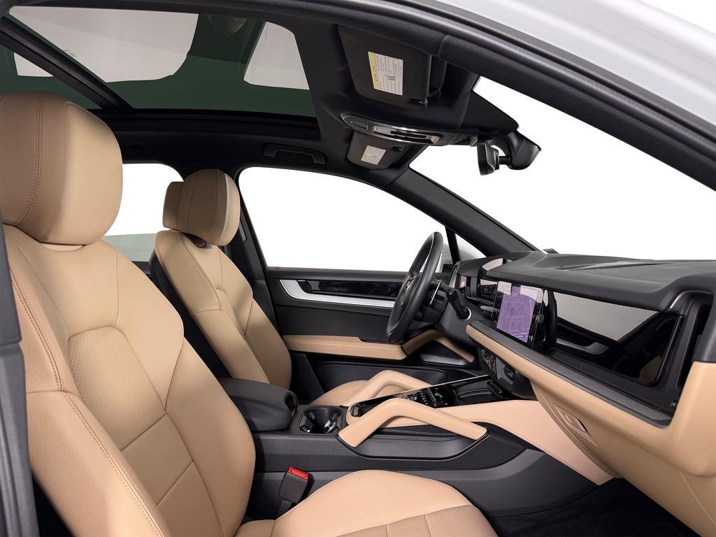new 2025 Porsche Cayenne car, priced at $98,935