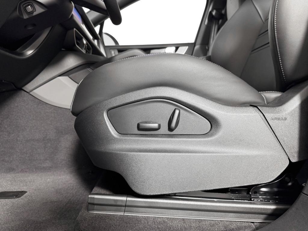 new 2025 Porsche Cayenne car, priced at $114,225
