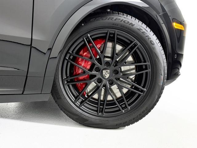 new 2025 Porsche Cayenne car, priced at $172,385