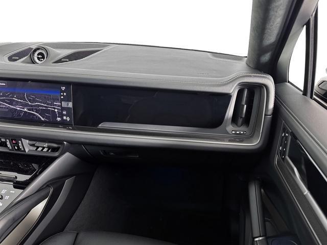 new 2025 Porsche Cayenne car, priced at $172,385