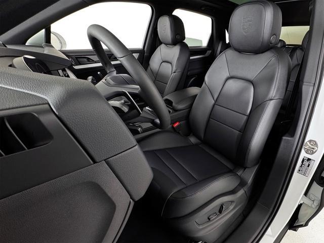 new 2025 Porsche Cayenne car, priced at $113,255