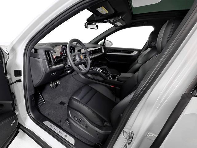 new 2025 Porsche Cayenne car, priced at $113,255