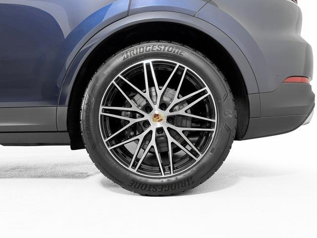 new 2025 Porsche Cayenne car, priced at $101,455