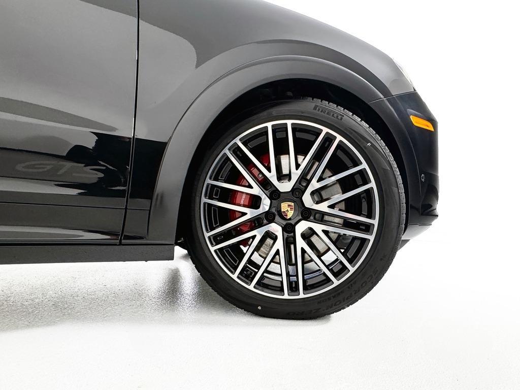 new 2025 Porsche Cayenne car, priced at $142,585