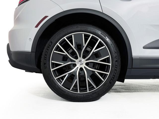 new 2025 Porsche Macan car, priced at $86,905