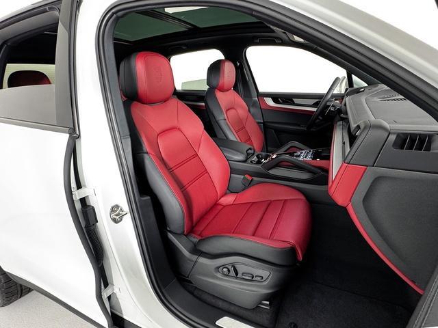 new 2025 Porsche Cayenne car, priced at $118,155