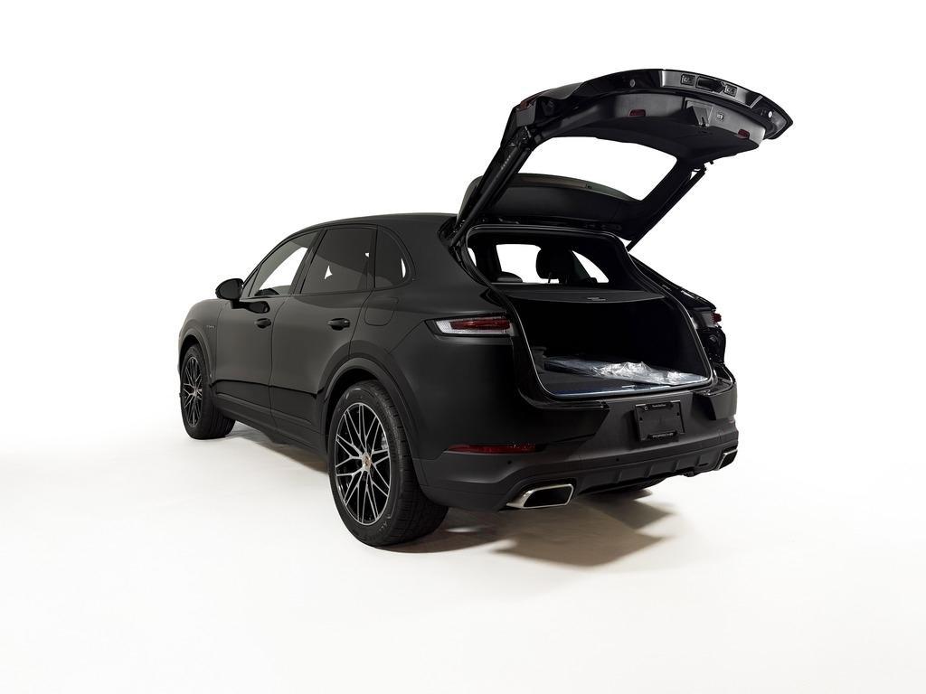 new 2025 Porsche Cayenne car, priced at $111,655