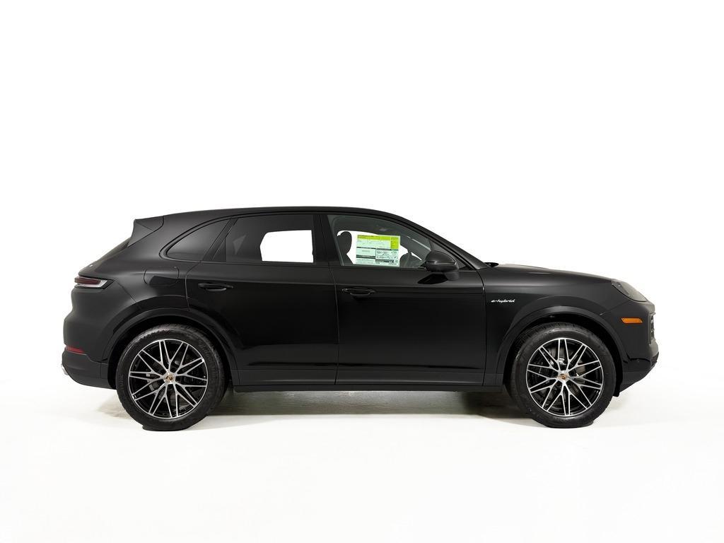 new 2025 Porsche Cayenne car, priced at $111,655