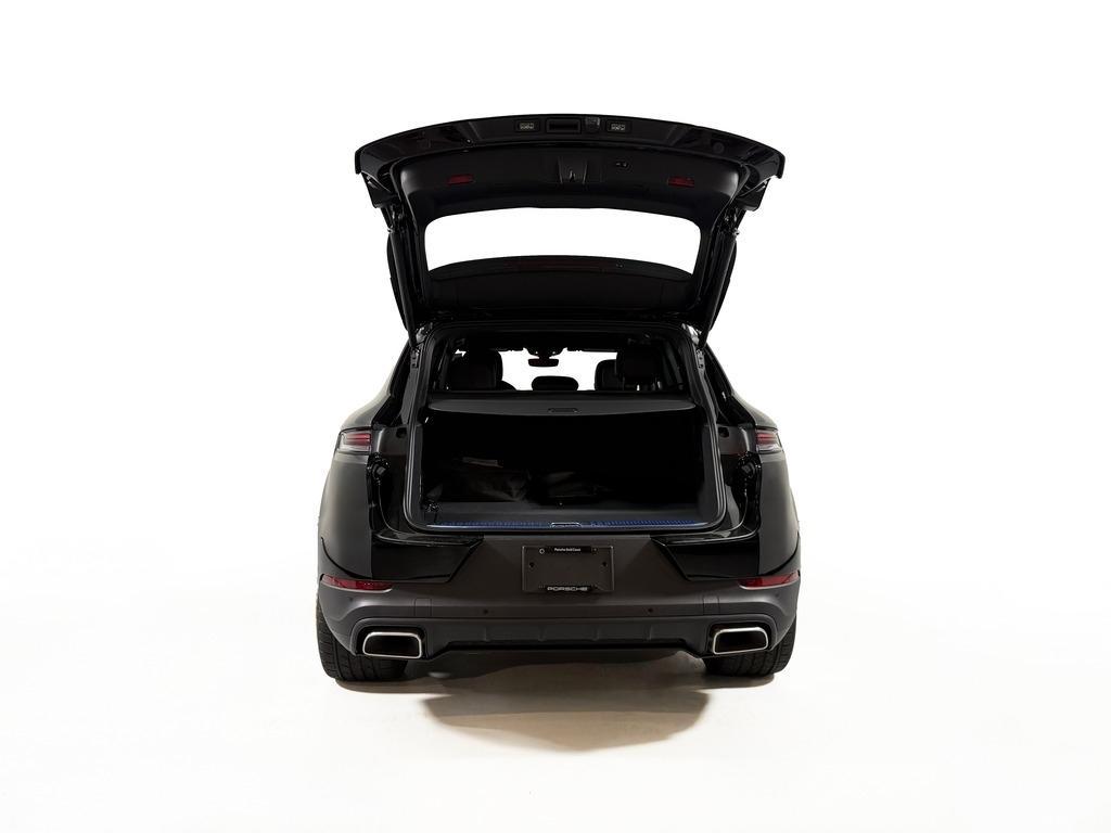 new 2025 Porsche Cayenne car, priced at $111,655