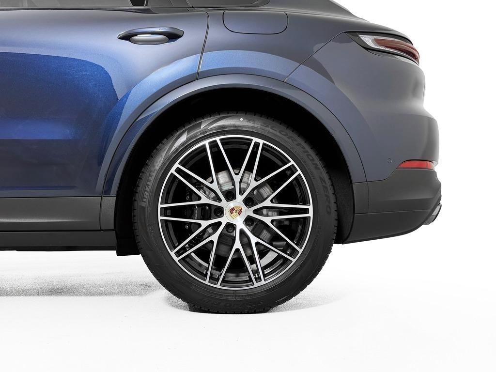 new 2025 Porsche Cayenne car, priced at $118,905