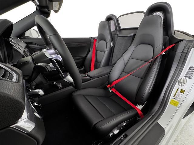 new 2025 Porsche 718 Boxster car, priced at $104,435