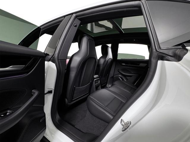 new 2025 Porsche Macan car, priced at $80,095