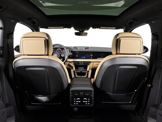 new 2025 Porsche Cayenne car, priced at $98,095