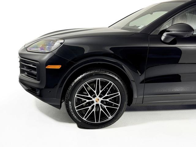 new 2025 Porsche Cayenne car, priced at $102,605