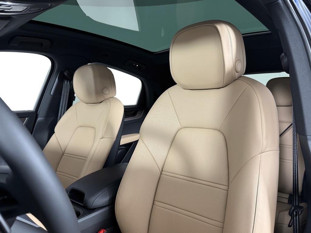 new 2025 Porsche Cayenne car, priced at $128,905