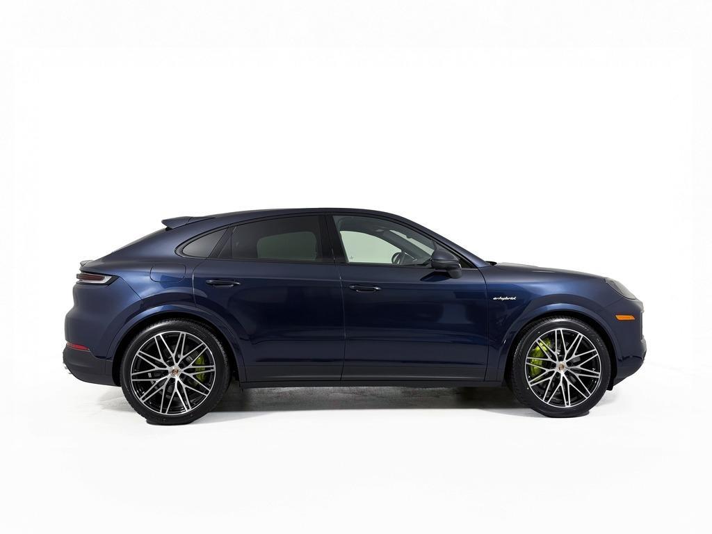 new 2025 Porsche Cayenne car, priced at $128,905