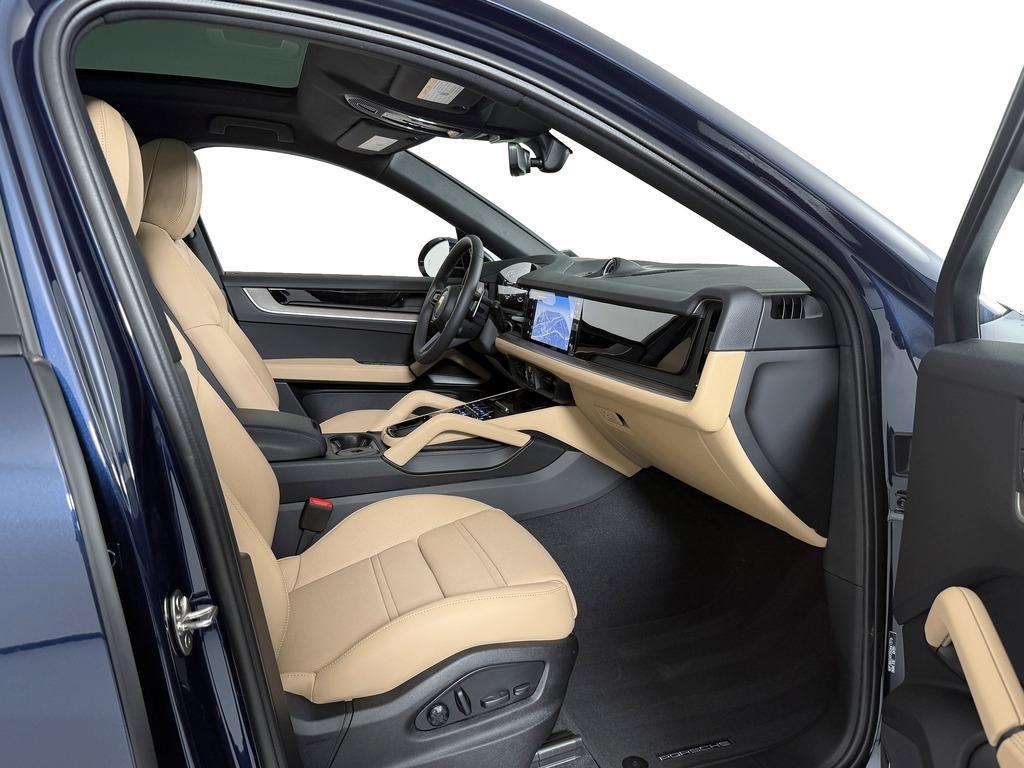 new 2025 Porsche Cayenne car, priced at $128,905