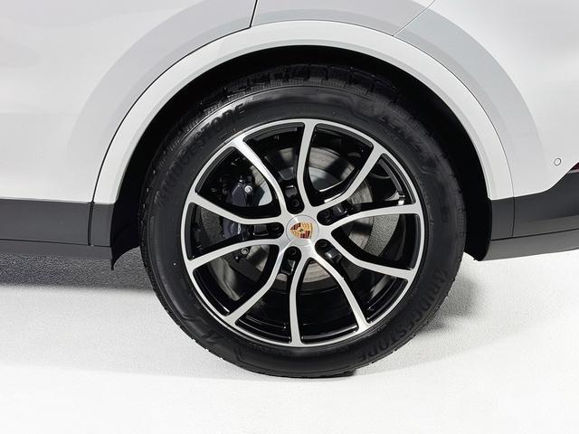 new 2026 Porsche Cayenne car, priced at $102,500