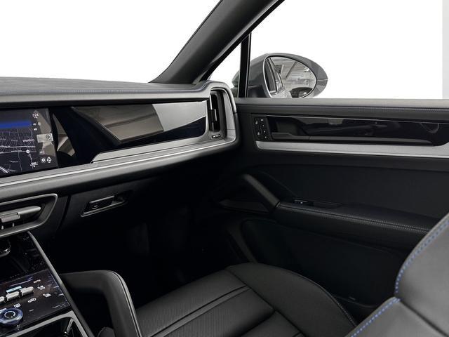 new 2025 Porsche Cayenne car, priced at $131,275