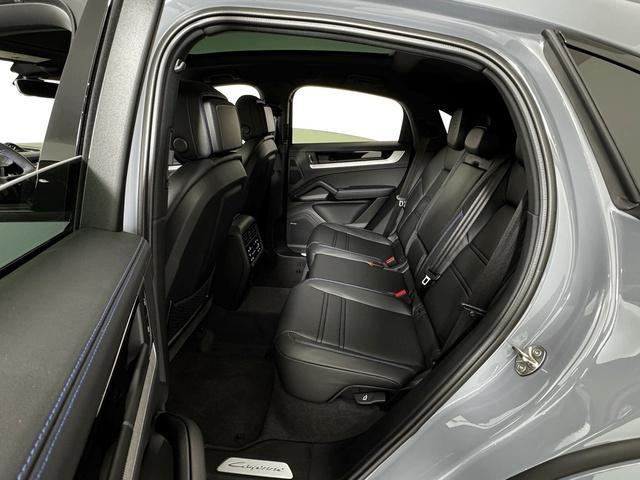 new 2025 Porsche Cayenne car, priced at $131,275
