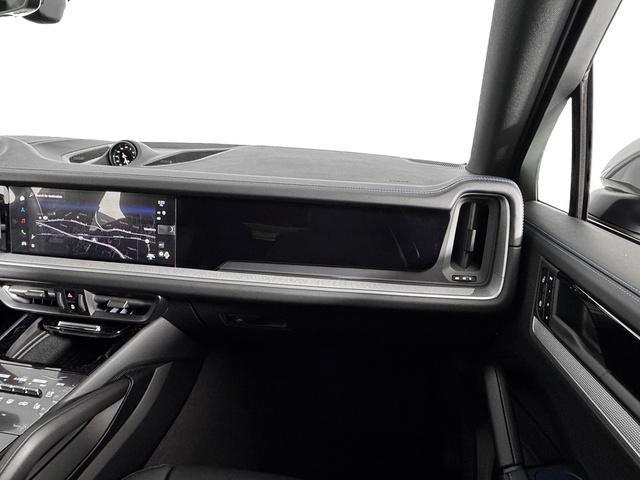 new 2025 Porsche Cayenne car, priced at $131,275