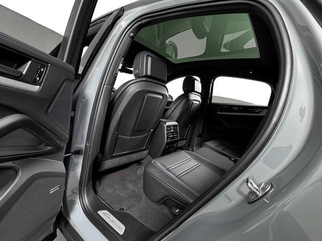 new 2025 Porsche Cayenne car, priced at $131,275