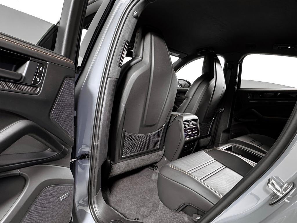 new 2025 Porsche Cayenne car, priced at $221,425