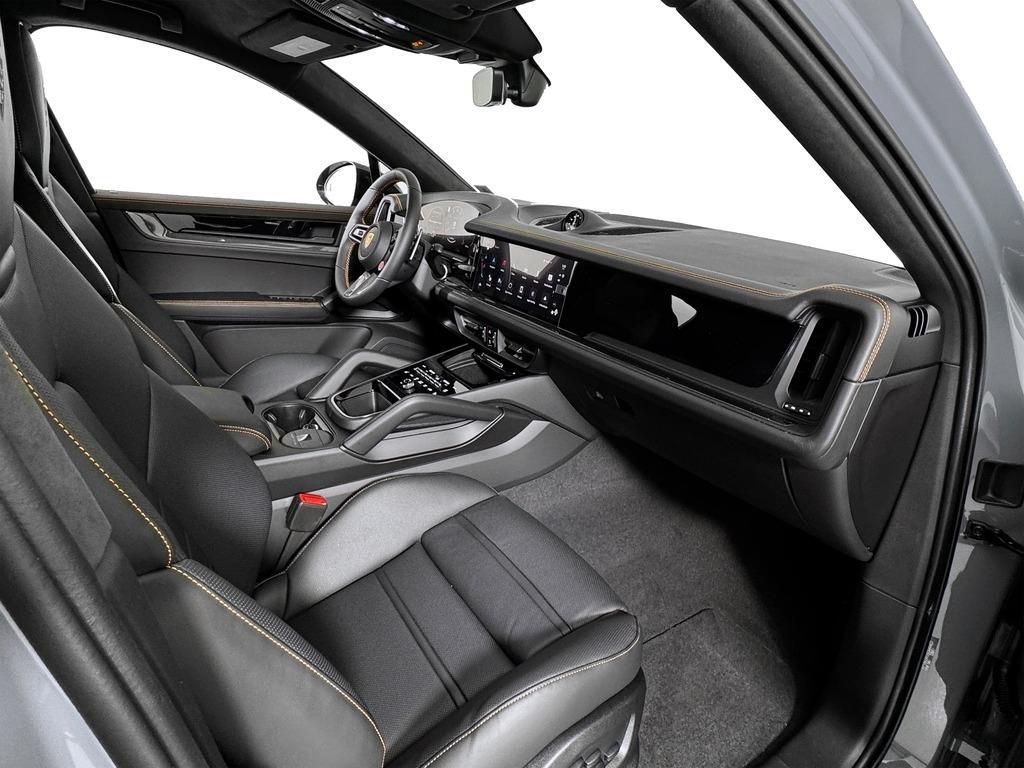 new 2025 Porsche Cayenne car, priced at $221,425