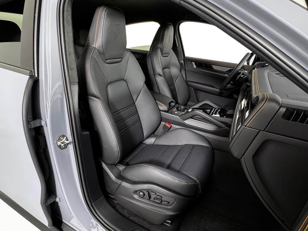 new 2025 Porsche Cayenne car, priced at $221,425