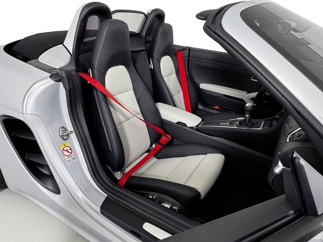 new 2025 Porsche 718 Boxster car, priced at $107,405